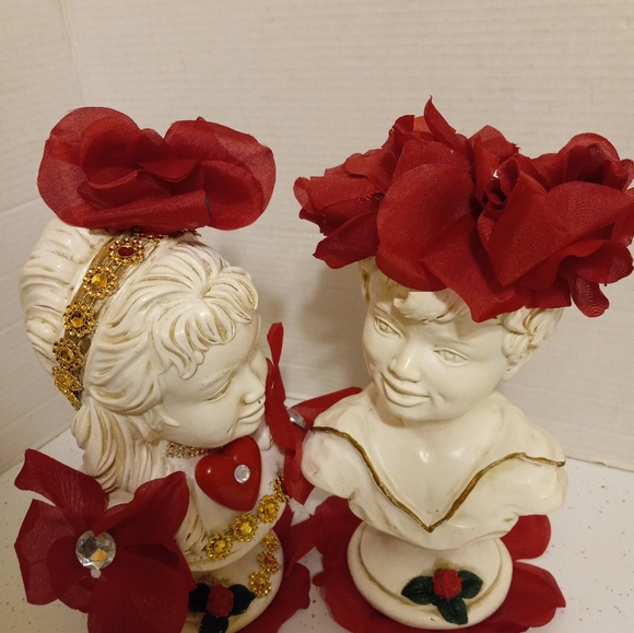 2- VTG WHITE/GOLD CHICAGO UNIVERSAL STATUARY CORP GIRL & BOY STATUE 1962 , 9" - Picture 4 of 6